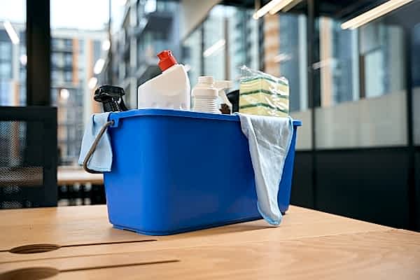 lista de materiales de limpieza para oficina