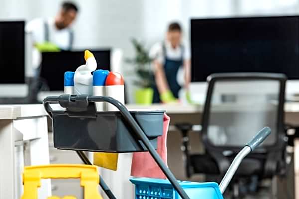 Limpieza de oficinas vs limpieza de hogares